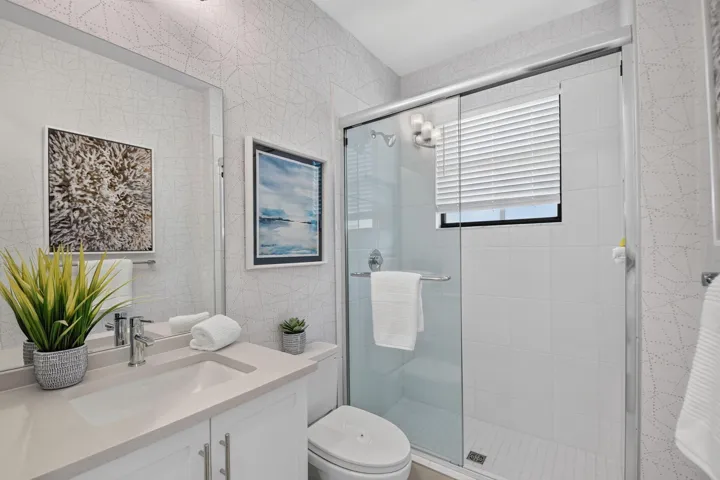 Photos shown are of the builder's model home and are for illustrative purposes only. Actual home, finishes, features, colors, and selections may vary.