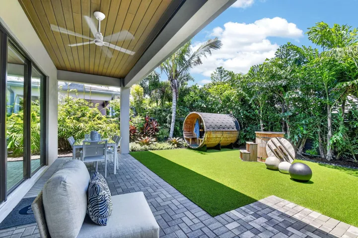 Photos shown are of the builder's model home and are for illustrative purposes only. Actual home, finishes, features, colors, and selections may vary.