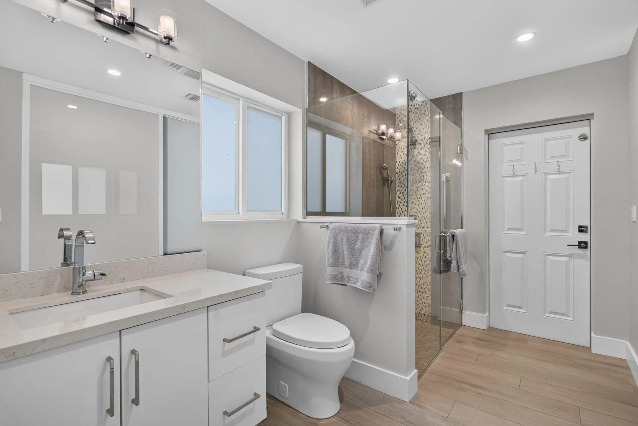 64-web-or-mls-1270 Bathroom-1142