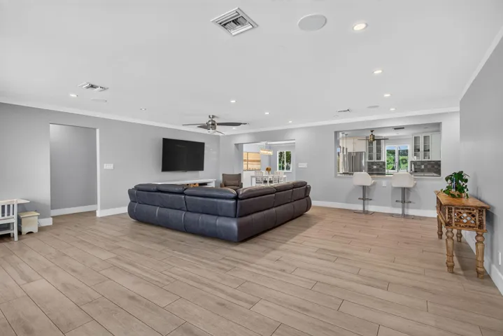 22-web-or-mls-1270-1017