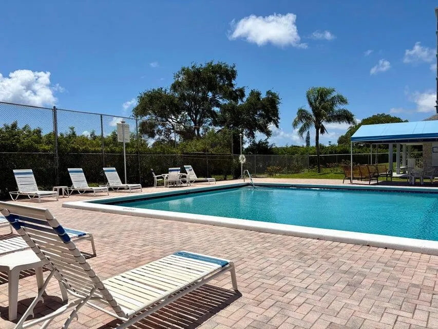 5700 202 POOL 1