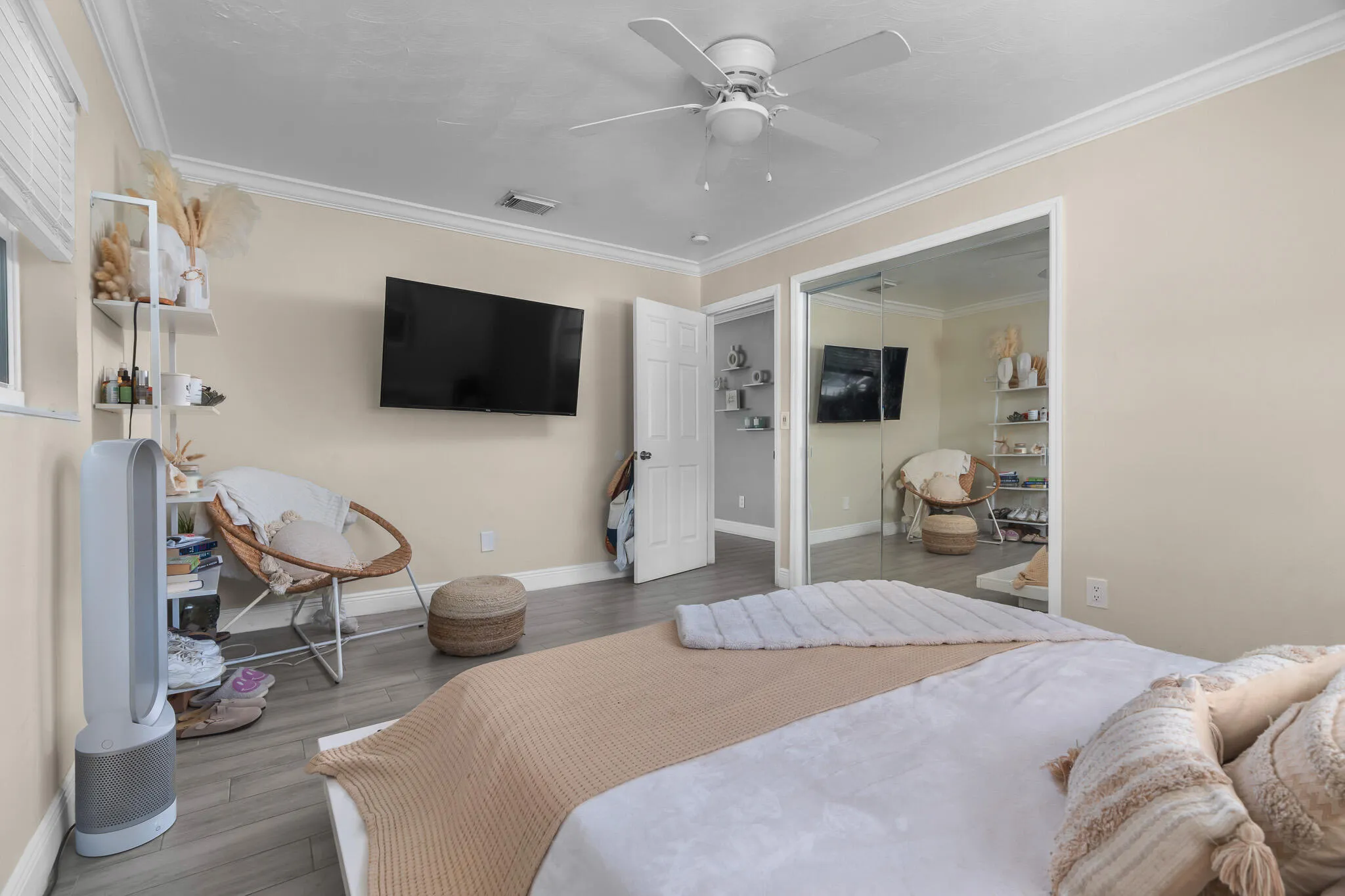 2nd bedroom