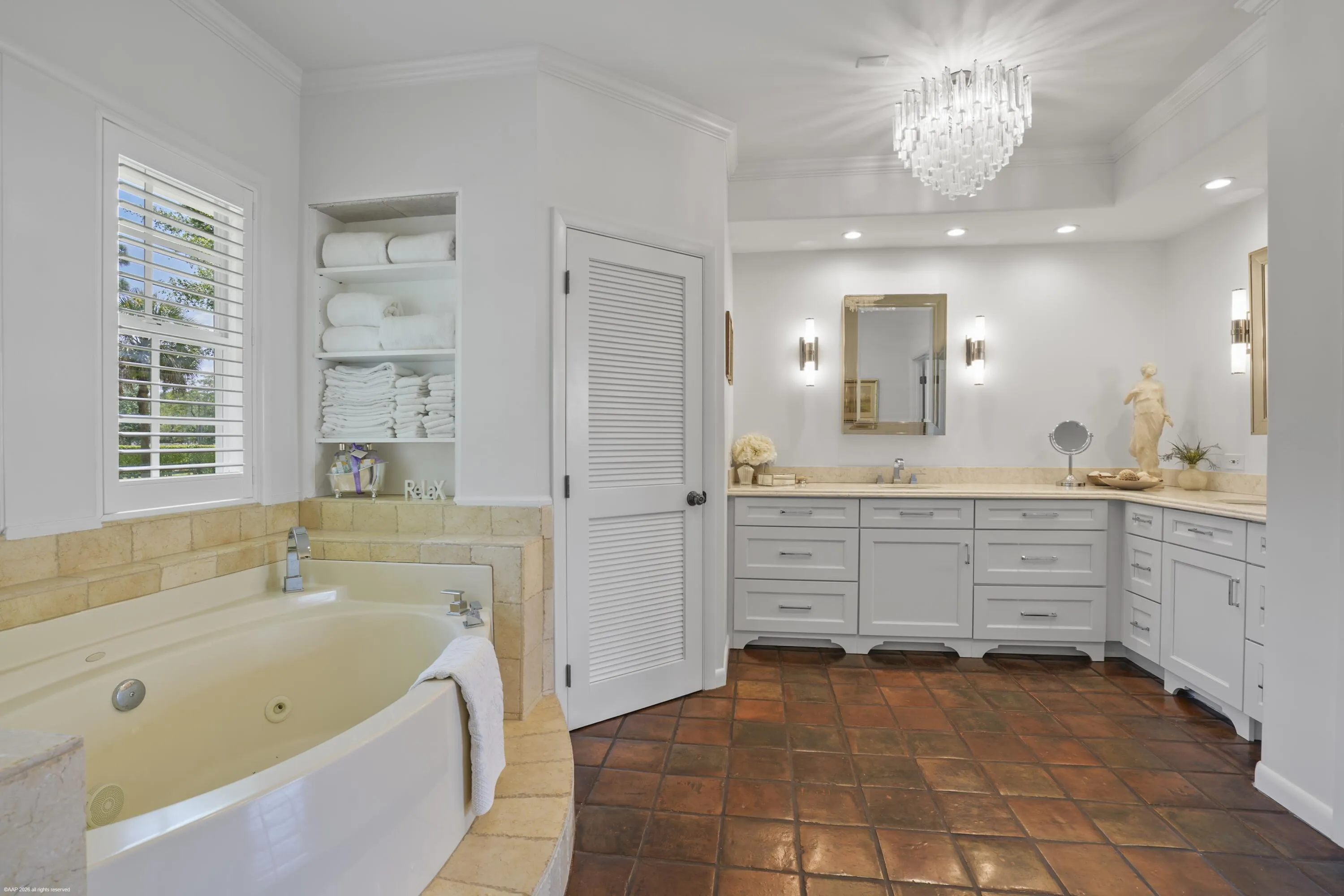 Primary En-Suite (hers)