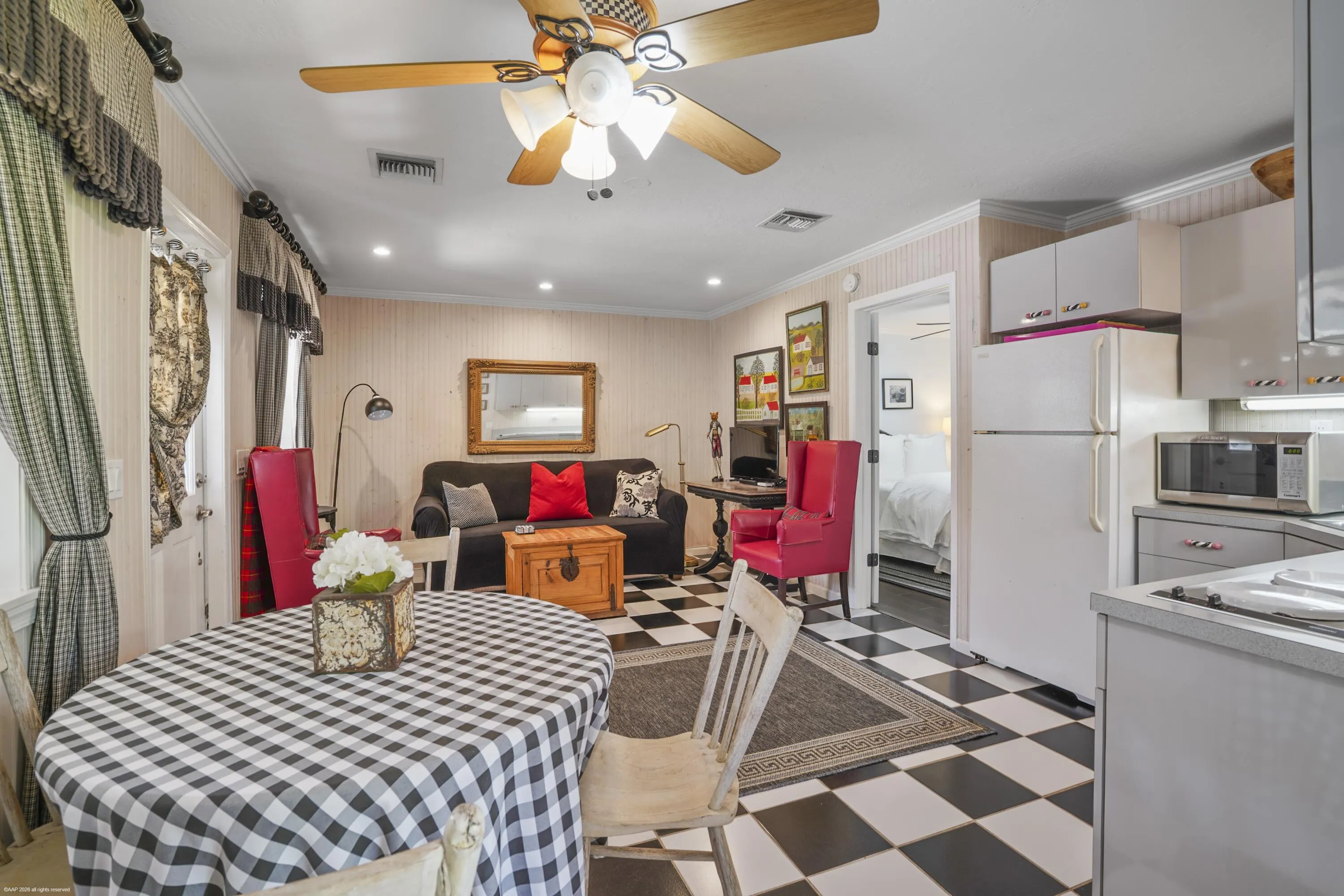 Guest House Kitchen & living room