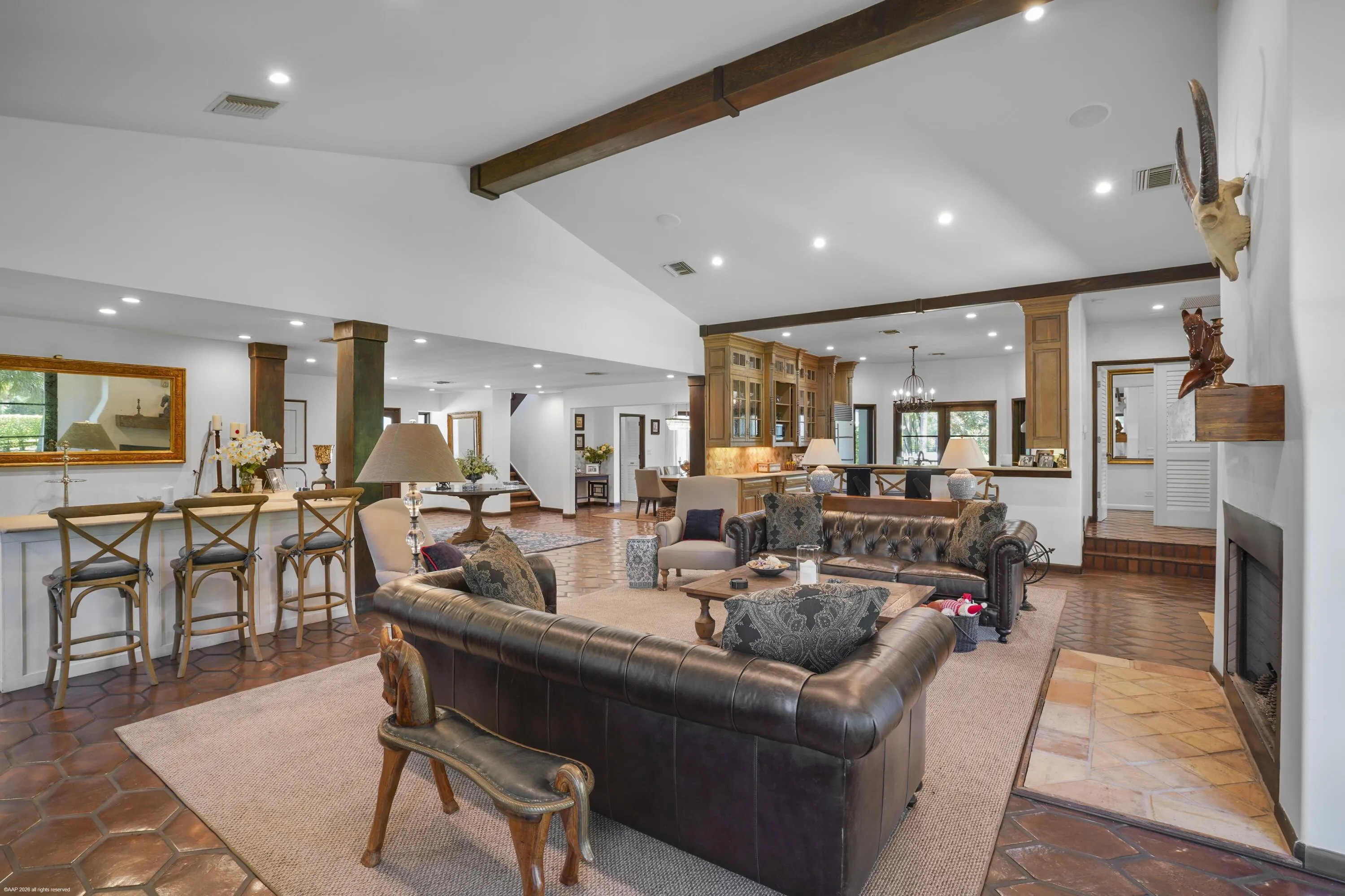 Living Room & Bar