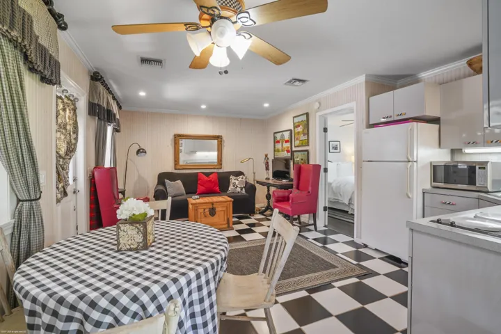 Guest House Kitchen & living room