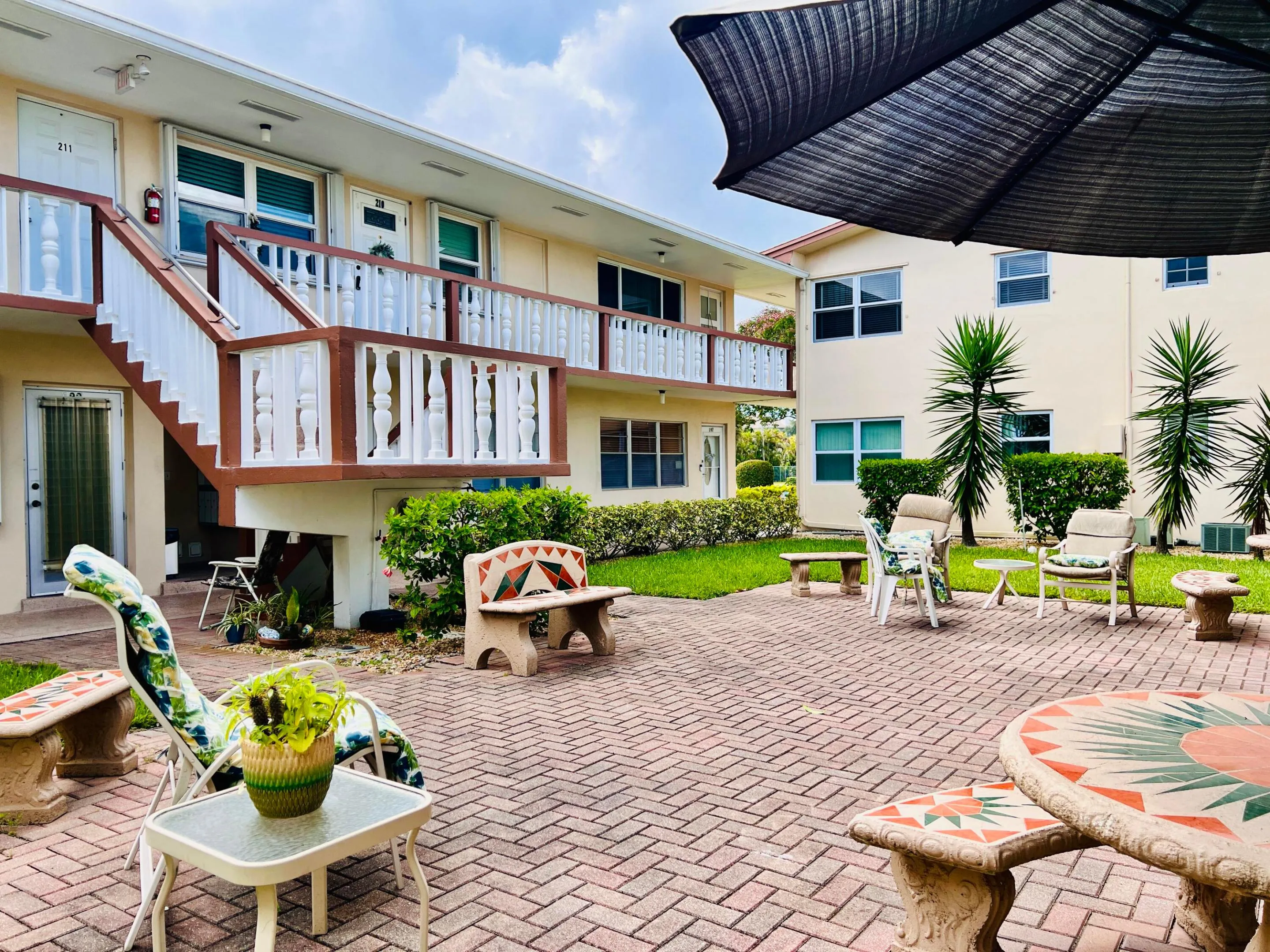Fantastic Outdoor Living! Private Patio for Easthampton I Residents!