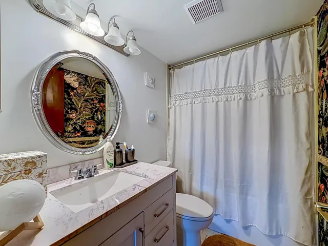 706 Sunny Pine Way-36