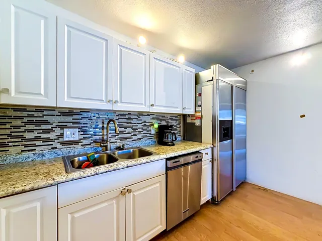 706 Sunny Pine Way-34