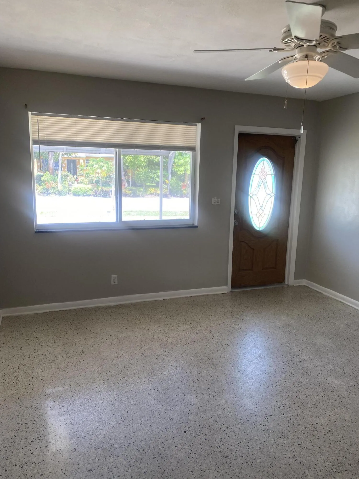 living room 2-2