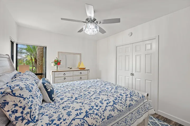 111 Waterview Dr-12
