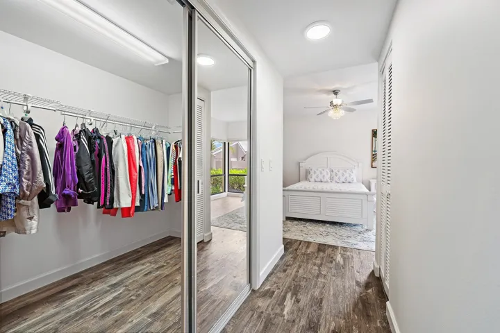 111 Waterview Dr-5