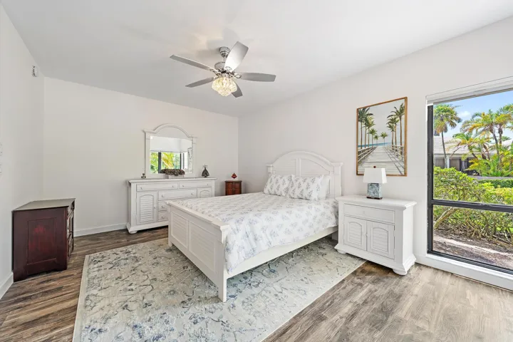 111 Waterview Dr-3