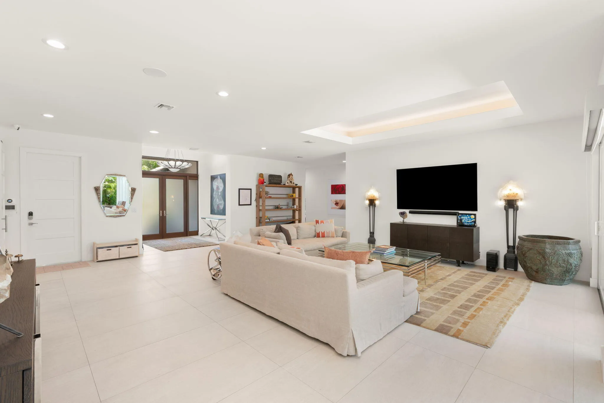 19-web-or-mls-2517 NE 13th St, Fort Laud