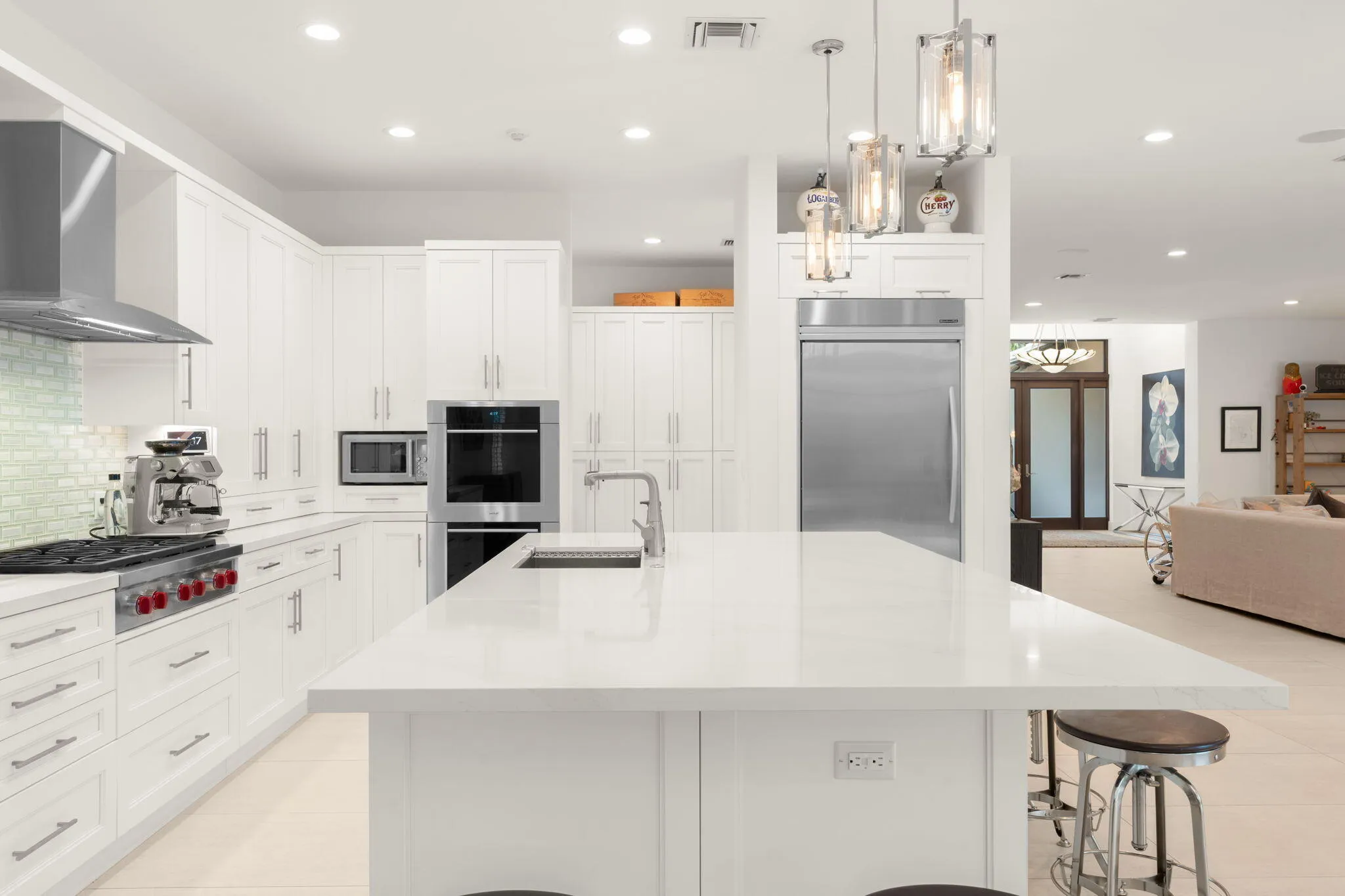 51-web-or-mls-2517 NE 13th St, Fort Laud
