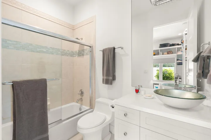 24-web-or-mls-2517 NE 13th St, Fort Laud