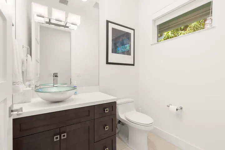 50-web-or-mls-2517 NE 13th St, Fort Laud
