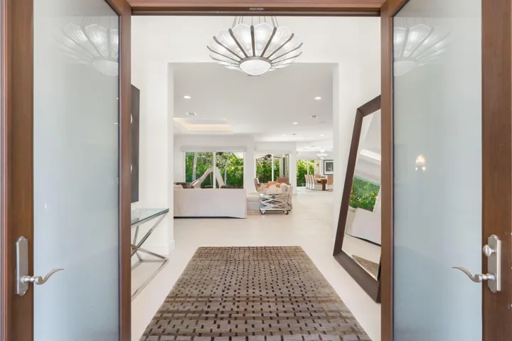 14-web-or-mls-2517 NE 13th St, Fort Laud
