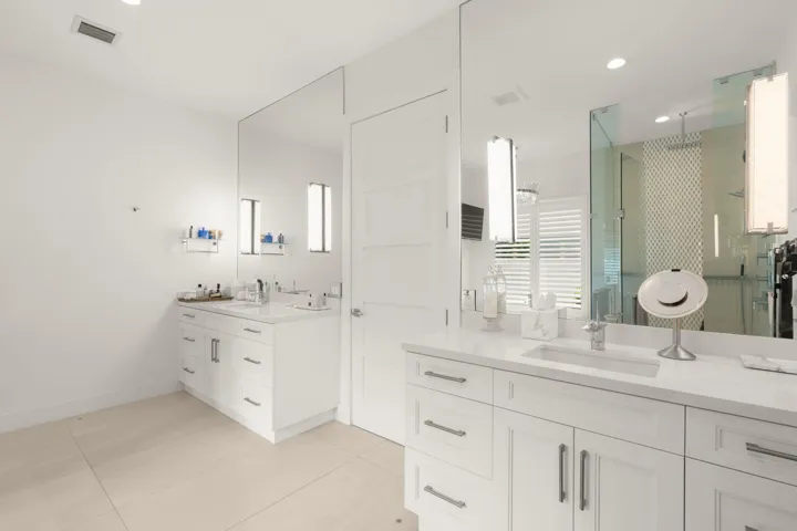 36-web-or-mls-2517 NE 13th St, Fort Laud
