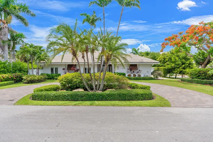 2-web-or-mls-2517 NE 13th St, Fort Laude