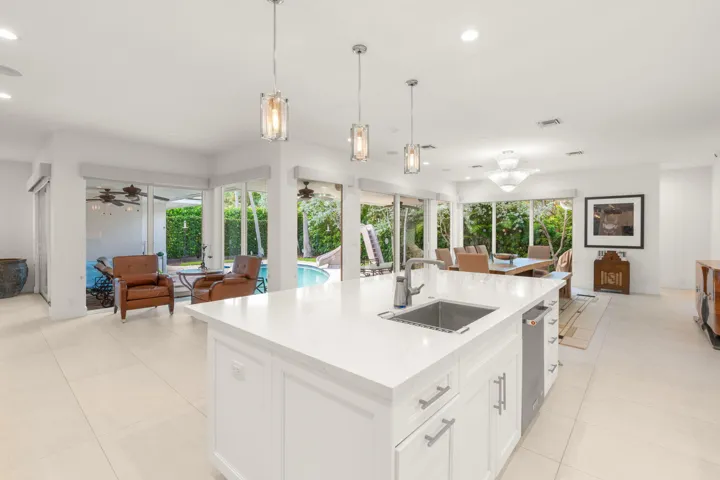 42-web-or-mls-2517 NE 13th St, Fort Laud