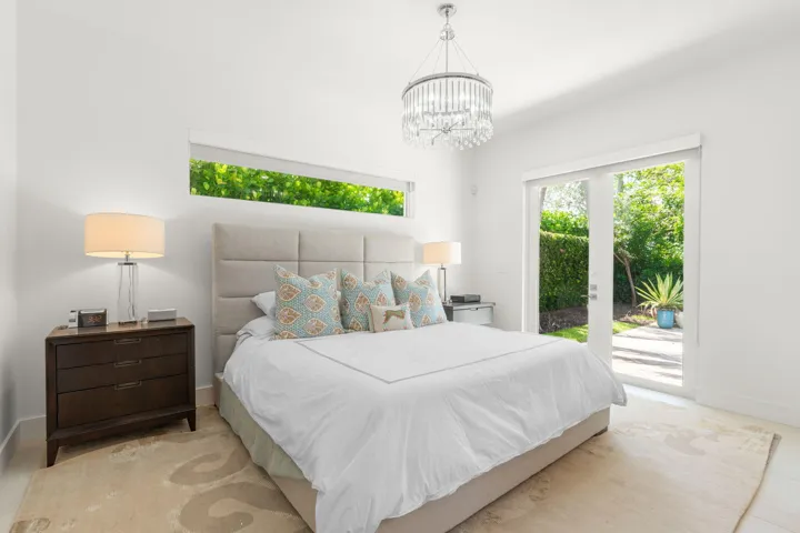 32-web-or-mls-2517 NE 13th St, Fort Laud
