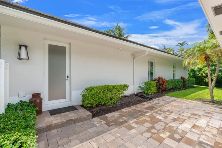 8-web-or-mls-2517 NE 13th St, Fort Laude