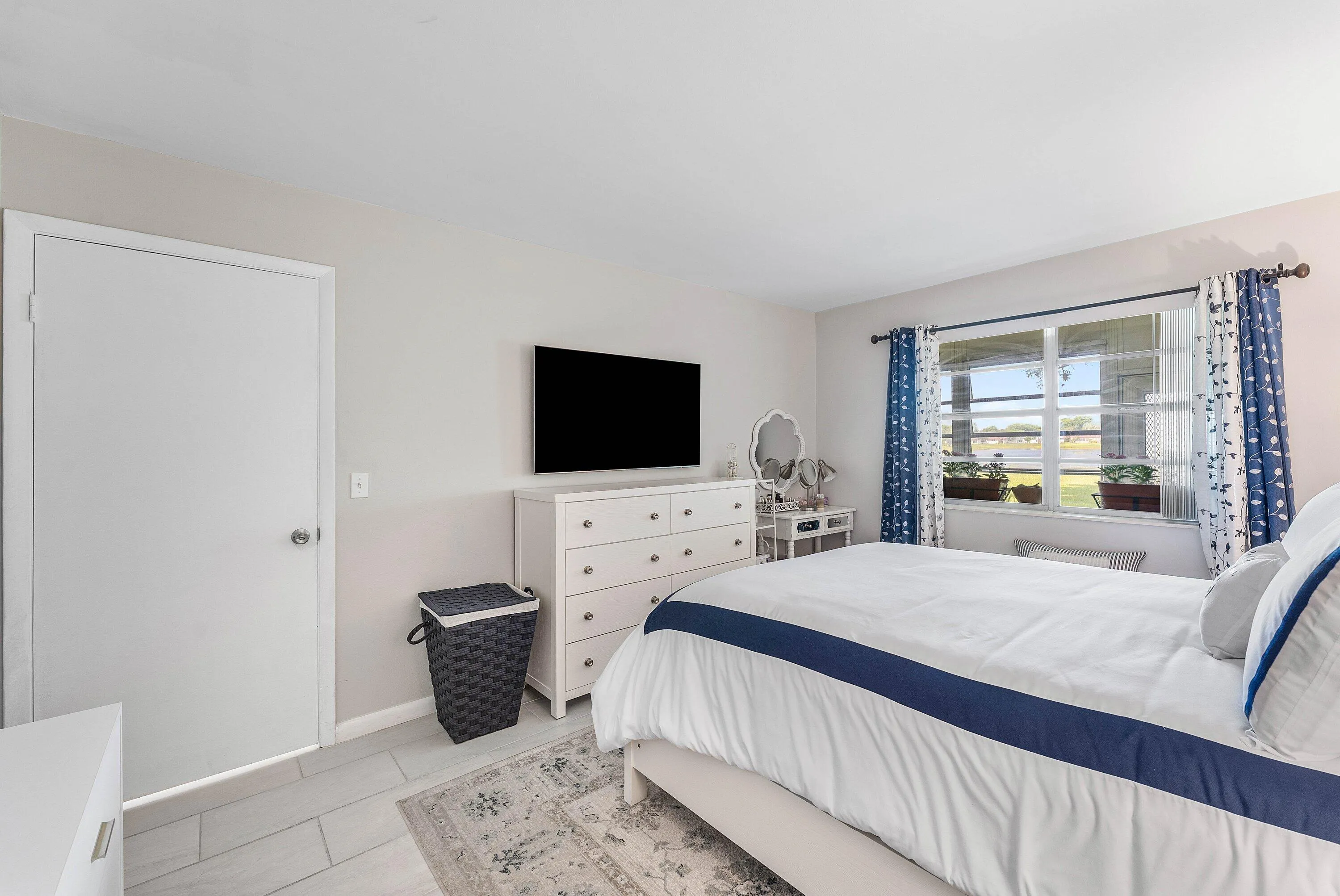 015-112LakeConstanceDrive-WestPalmBeach-