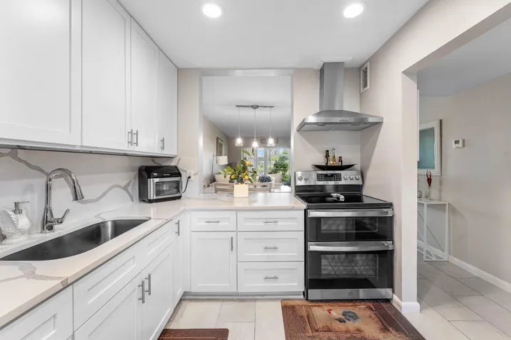You will enjoy cooing in this kitchen