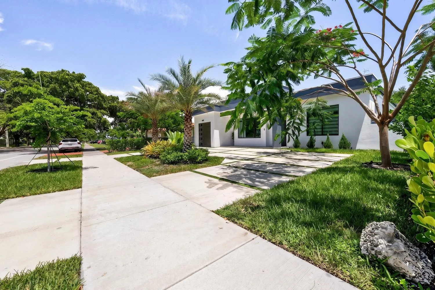 009-008-Front Yard-1500x1000