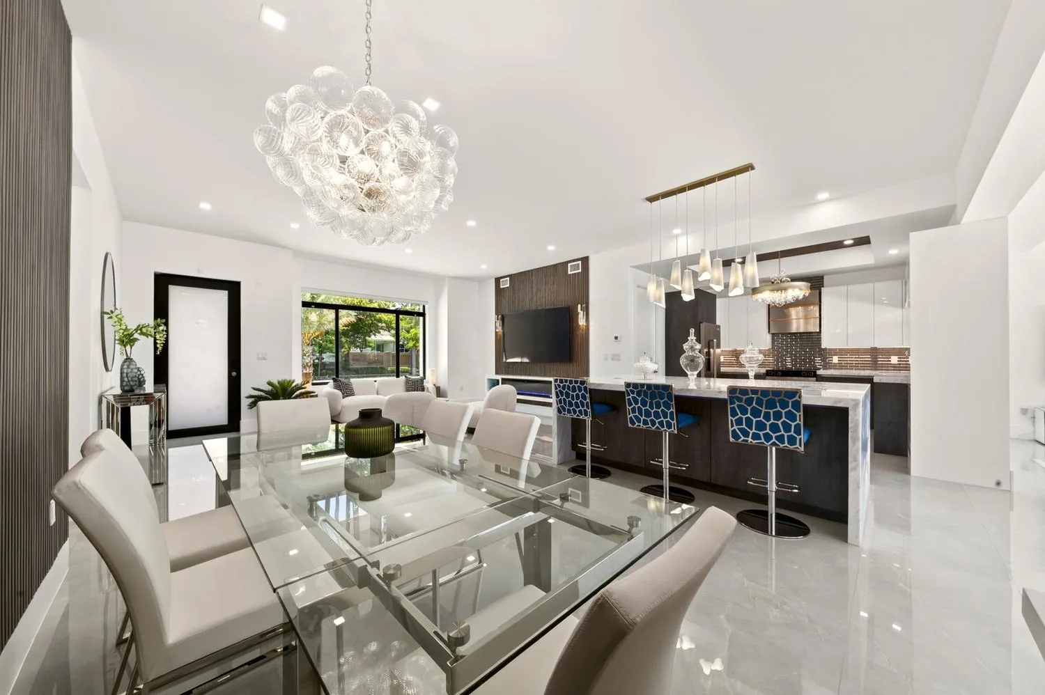 086-064-Dining RoomKitchen-1500x999