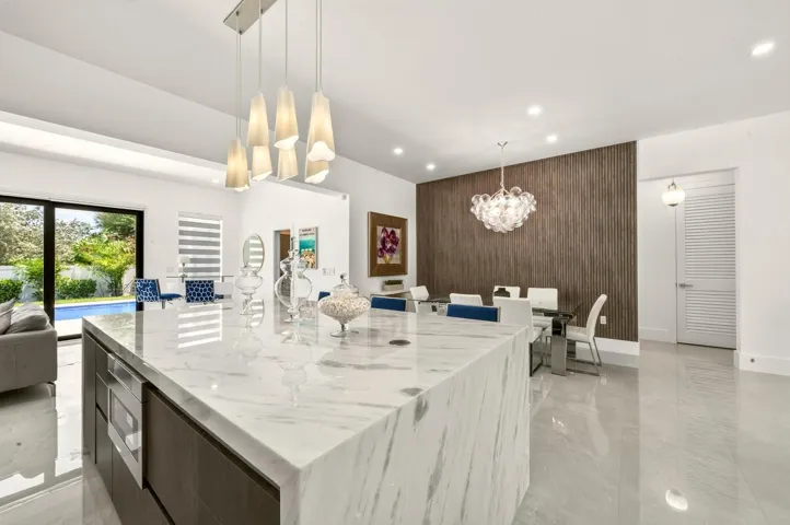 040-020-Dining Room-1500x997