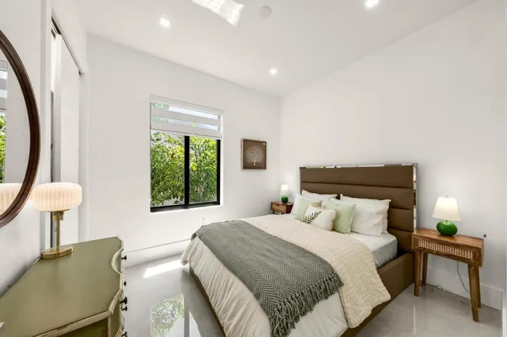 053-010-Bedroom-1500x999