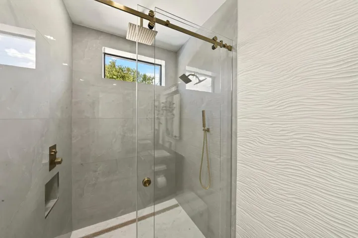 054-044-Bathroom-1500x999