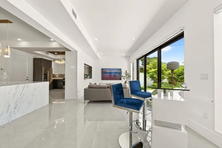 069-086-Family Room-1500x1000