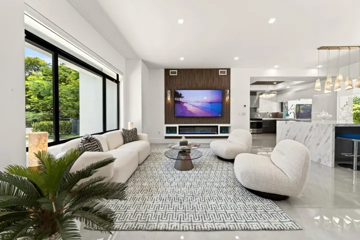 030-016-Living Room-1500x1000