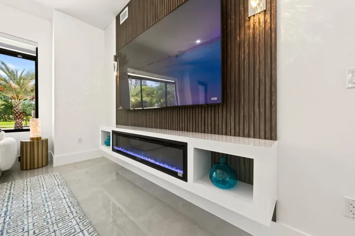 074-012-Living Room-1500x1000