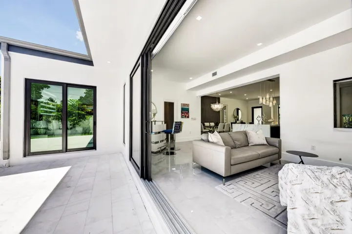 021-013-Living Room-1500x999