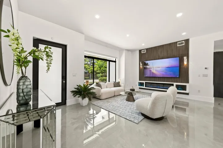025-074-Living Room-1500x999