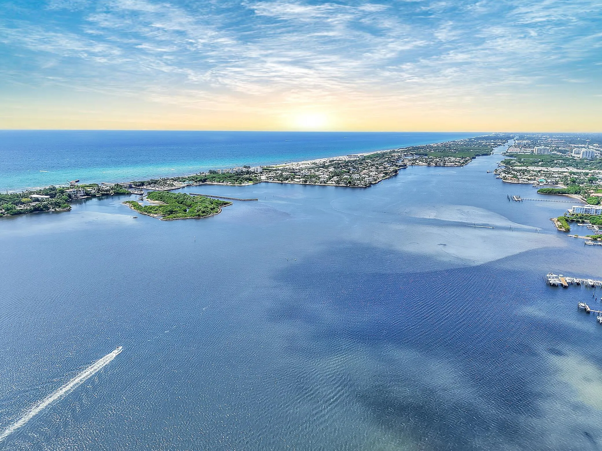 A short distance to the Inlet!!
