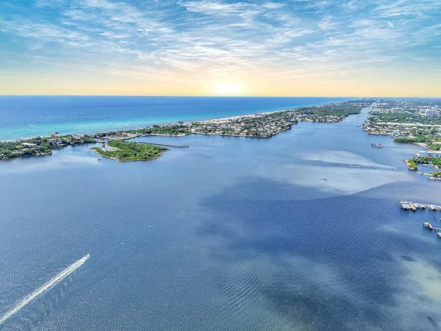 A short distance to the Inlet!!