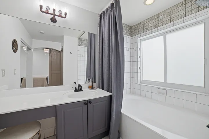 Main Bedroom Bathroom
