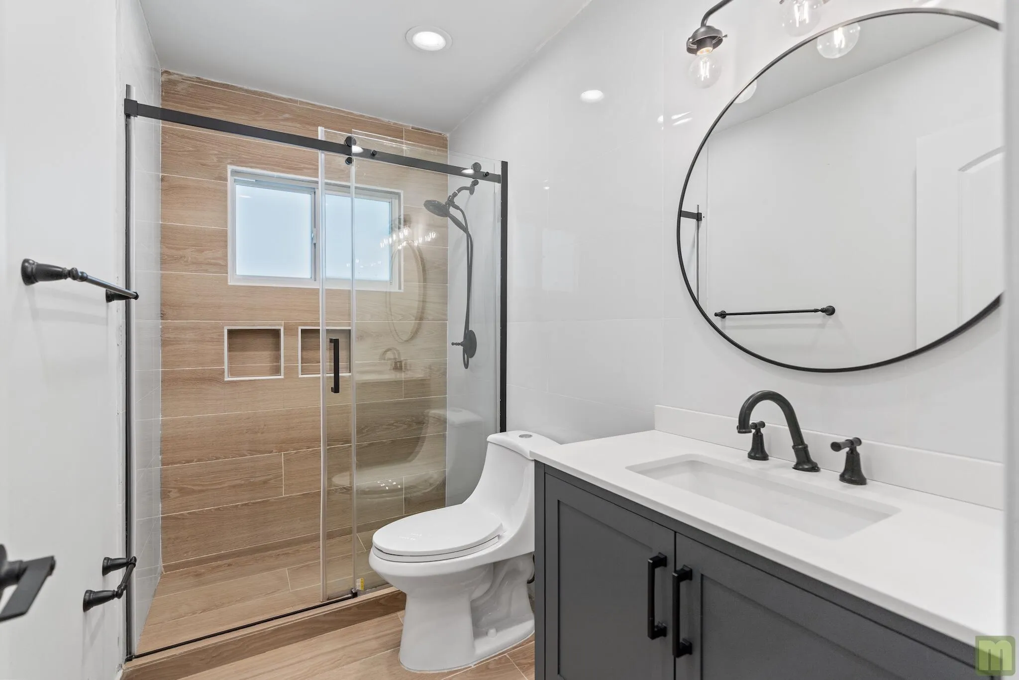 2nd Bathroom