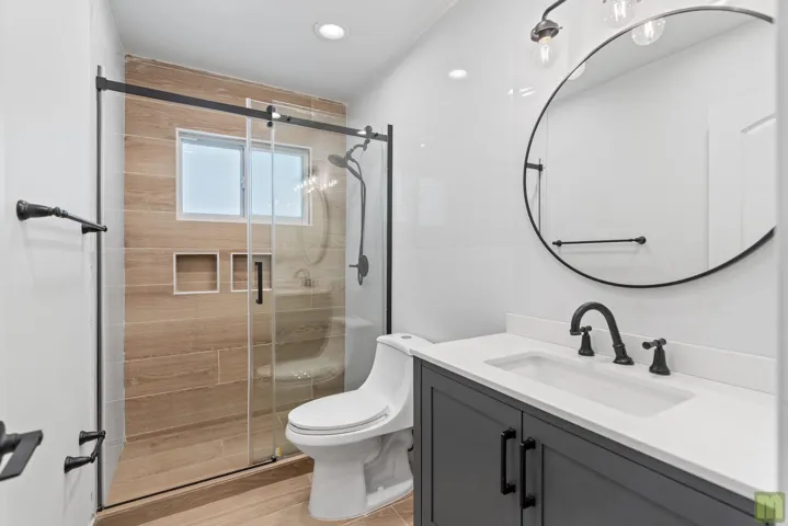 2nd Bathroom