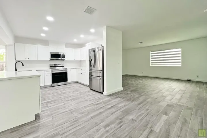 Kitchen / Living Room
