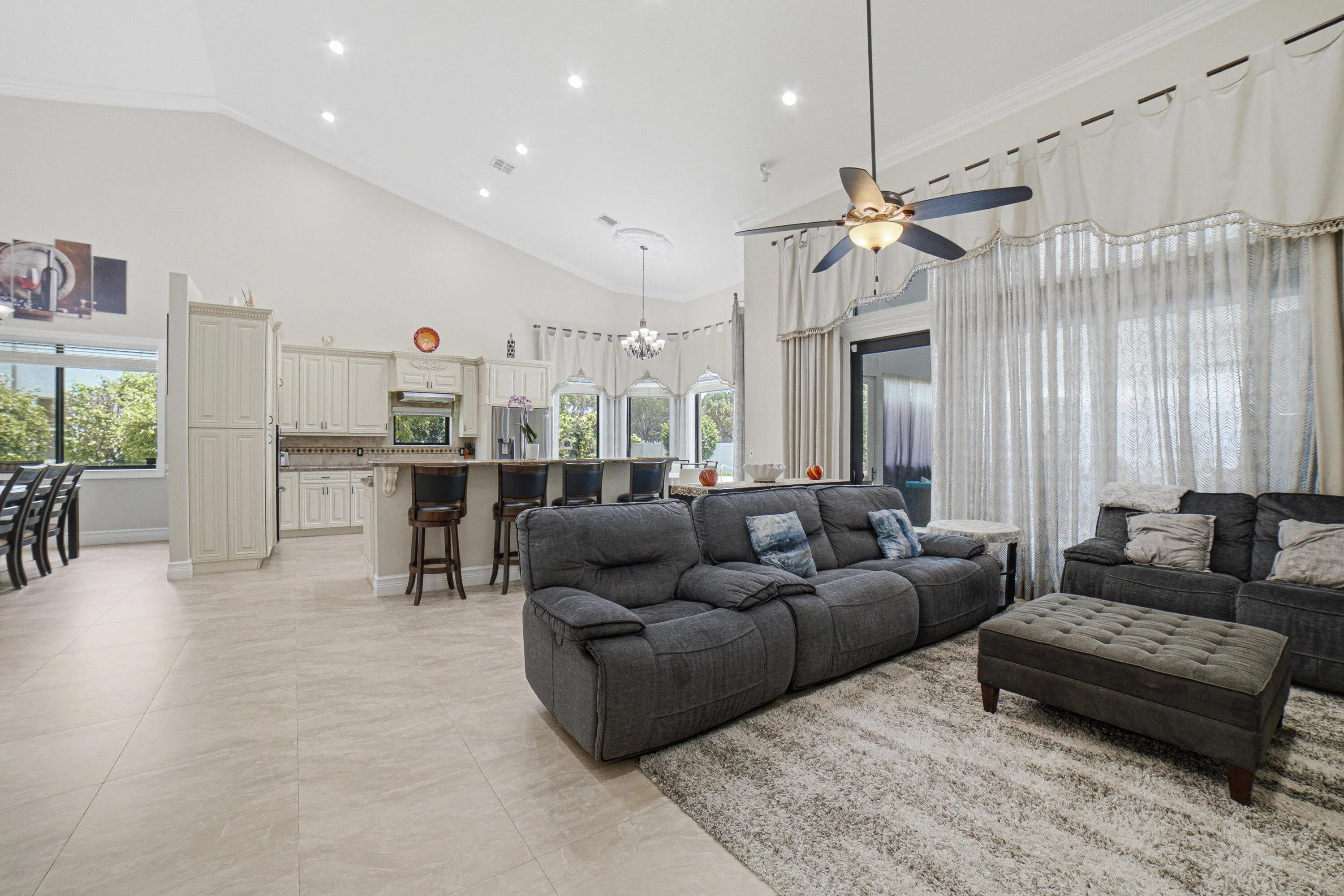 Livingroom-B