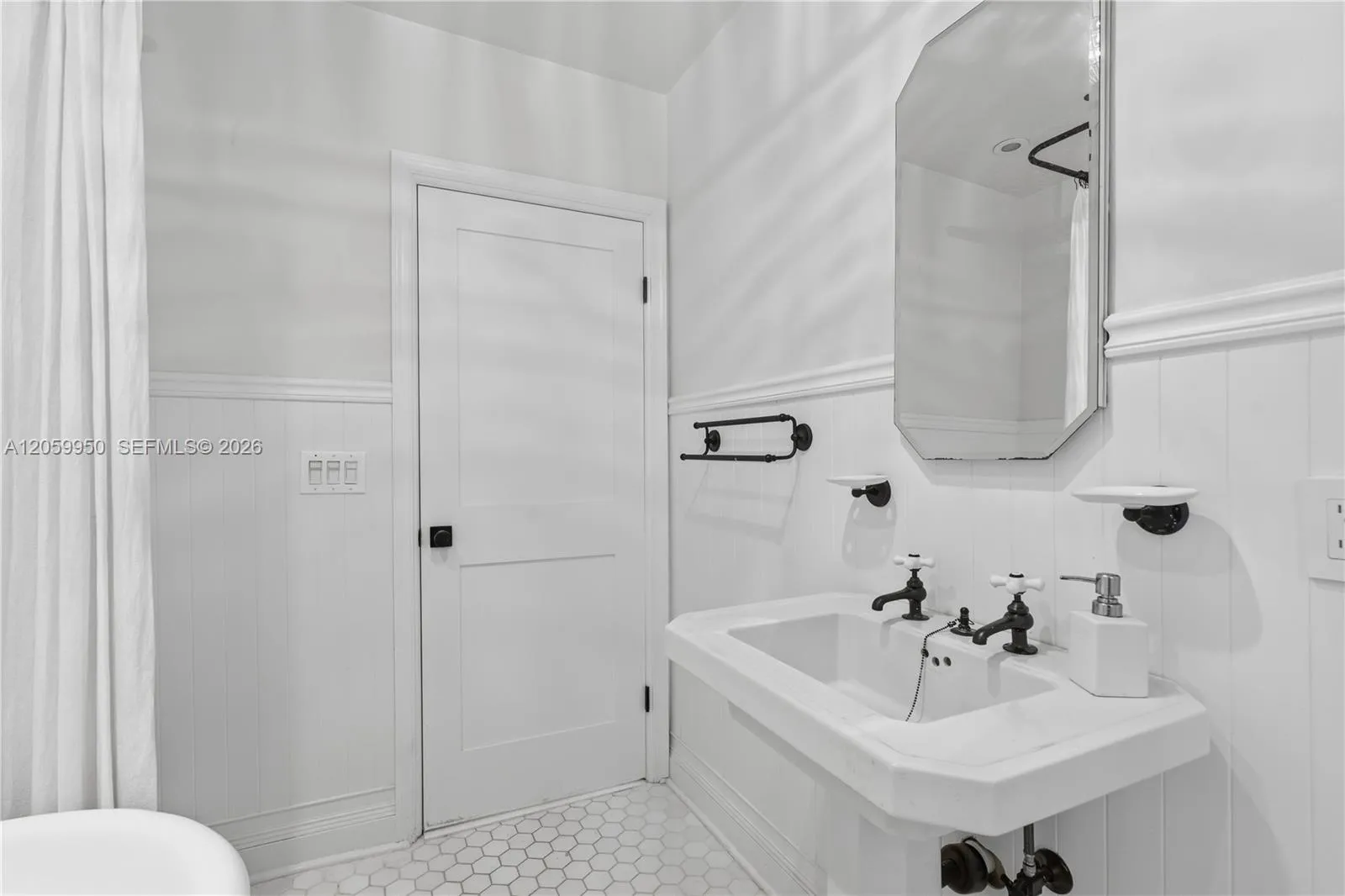 2nd bathroom