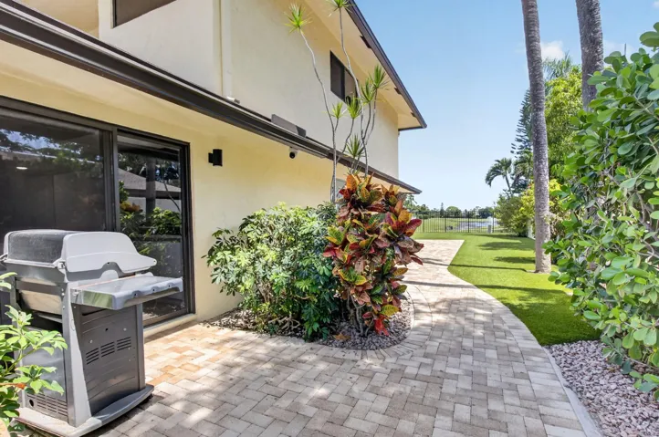 2833 SW 6 St., Delray Bch