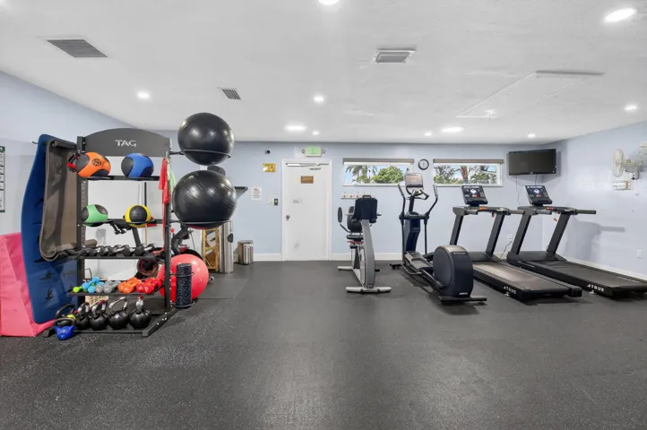 Woodlake Gym