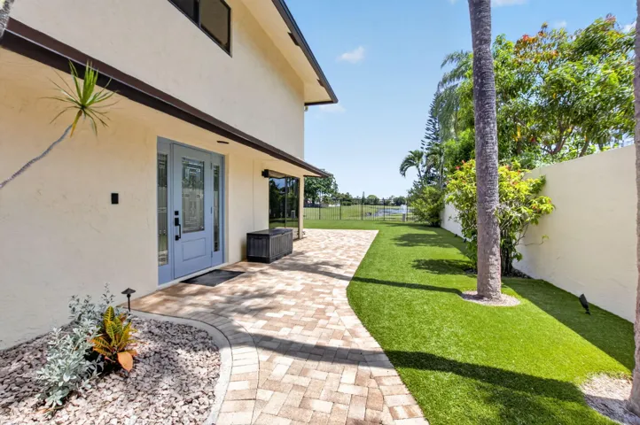 2833 SW 6 St., Front Door - Delray Bch